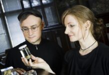 Молоді берлінські біологи вивчають кладовищенських равликів